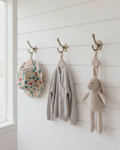 'Hold this' - Magnetic Bag Tag