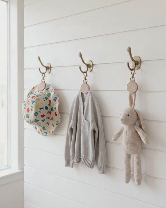 'Hold this' - Magnetic Bag Tag